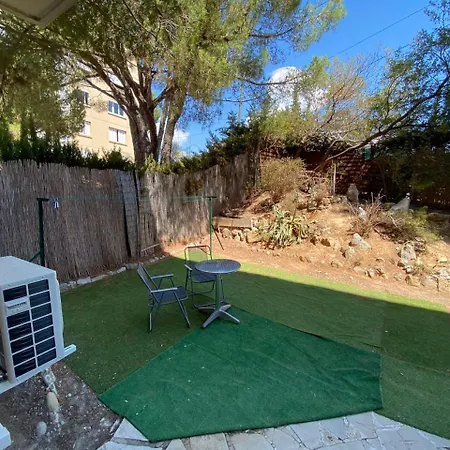 Apartamento Hillside With 100 Sqm Private Garden